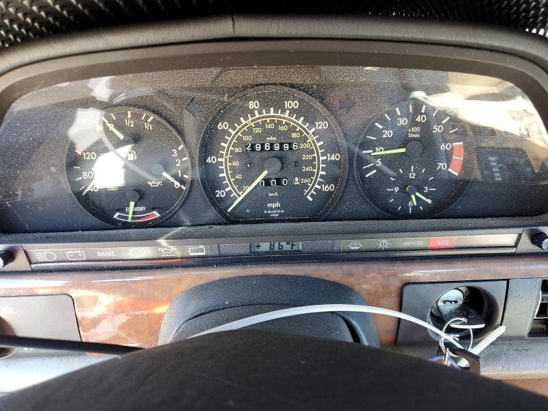 1986 MERCEDES-BENZ 560 SEC 9