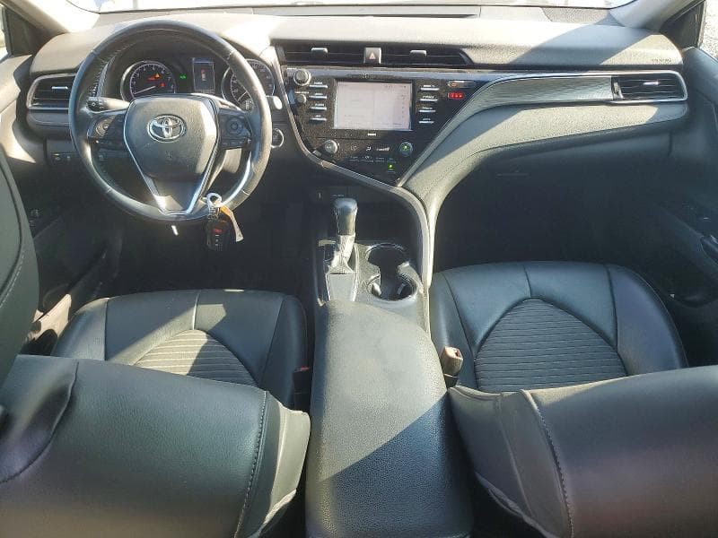 2020 TOYOTA CAMRY SE 8