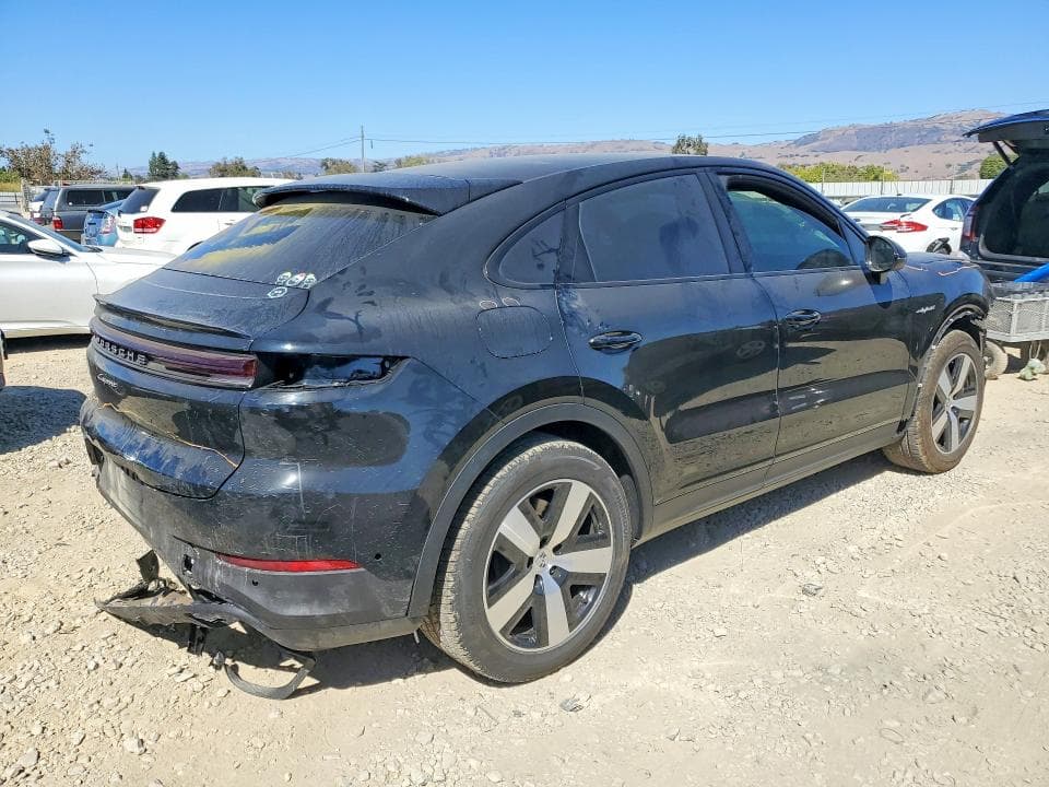 2026 PORSCHE CAYENNE E HYBRID COUPE 3