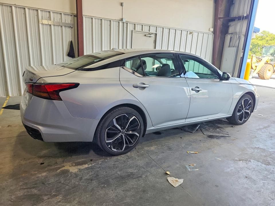 2025 NISSAN ALTIMA SR 3