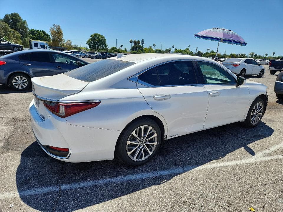 2022 LEXUS ES 300H BASE 3