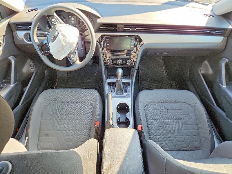 2021 VOLKSWAGEN PASSAT S 8