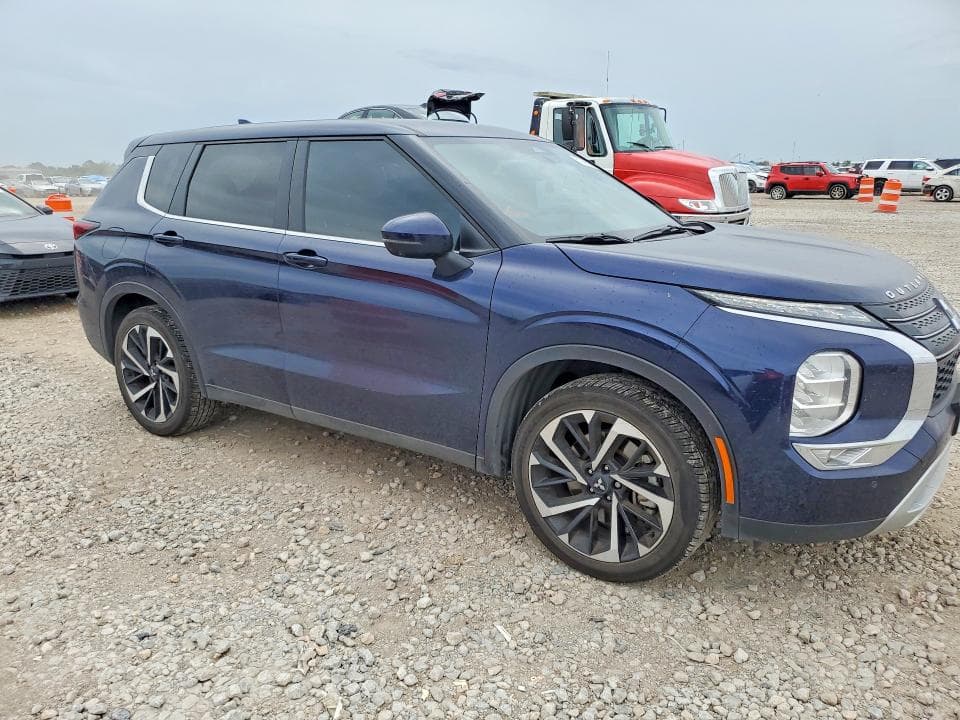 2024 MITSUBISHI OUTLANDER SE 4
