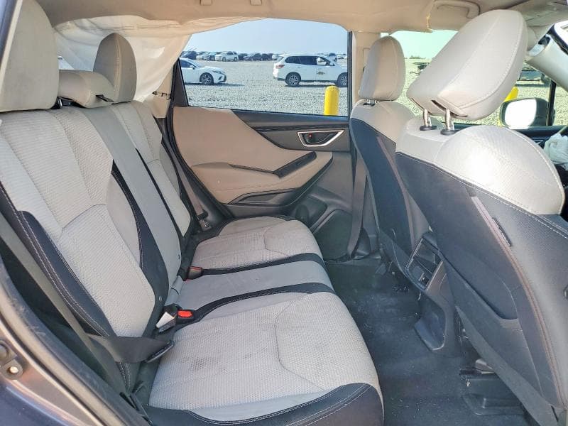 2023 SUBARU FORESTER 11