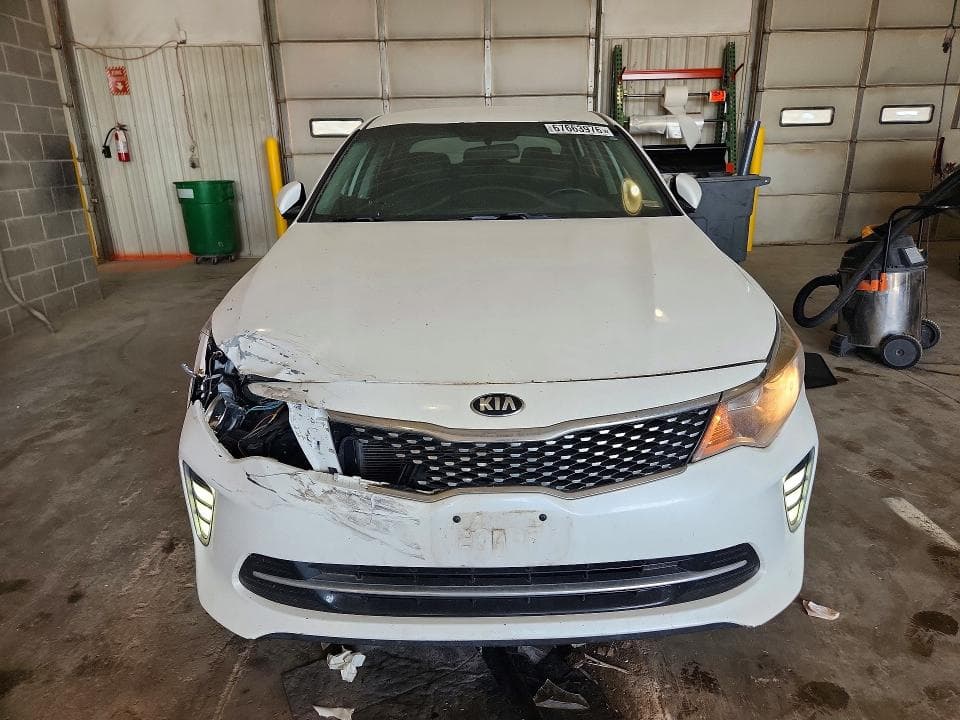 2018 KIA OPTIMA S 5
