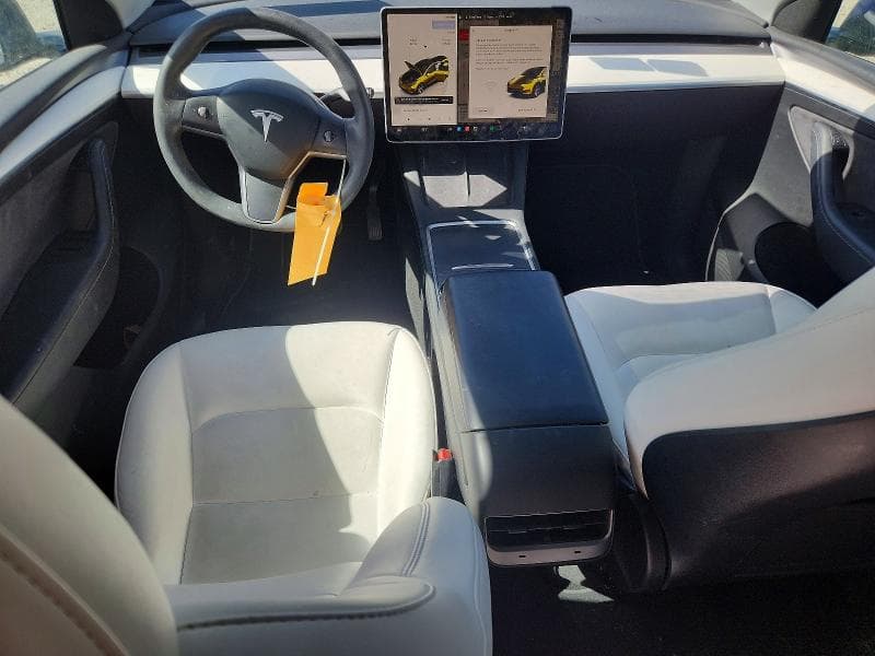 2023 TESLA MODEL Y 8