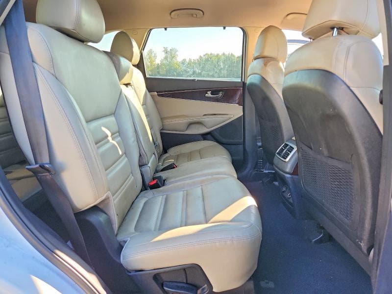 2017 KIA SORENTO EX 11