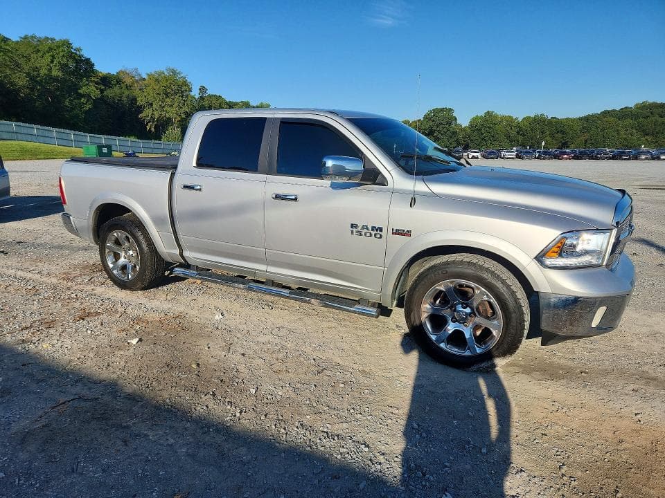2017 RAM 1500 LARAMIE 4