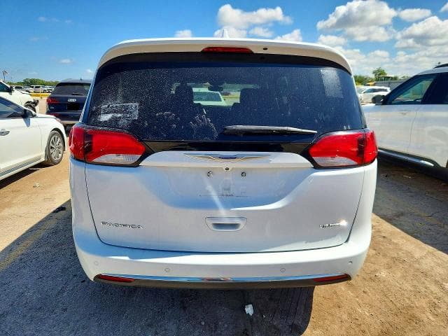 2018 CHRYSLER PACIFICA LIMITED 6