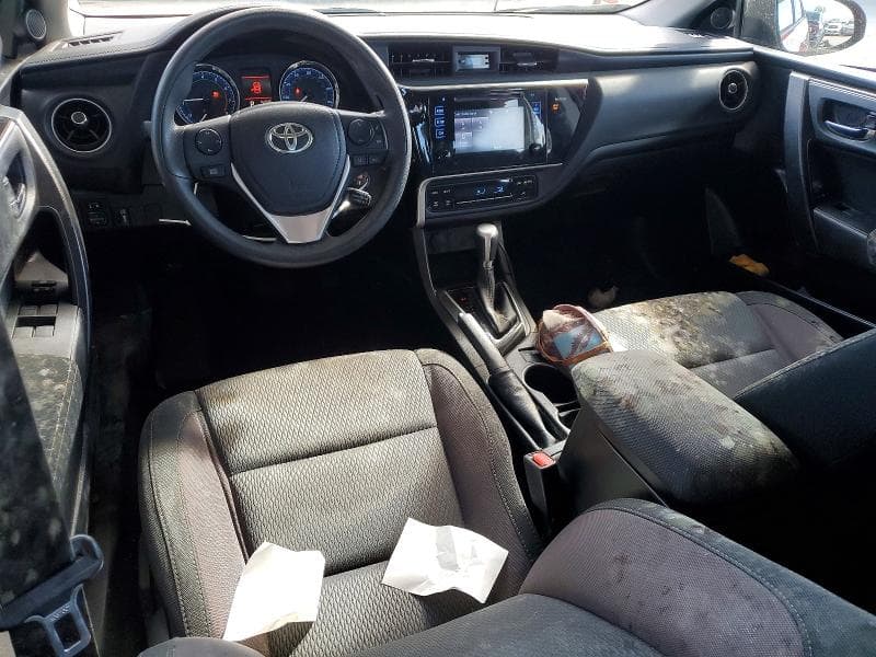 2017 TOYOTA COROLLA LE 8