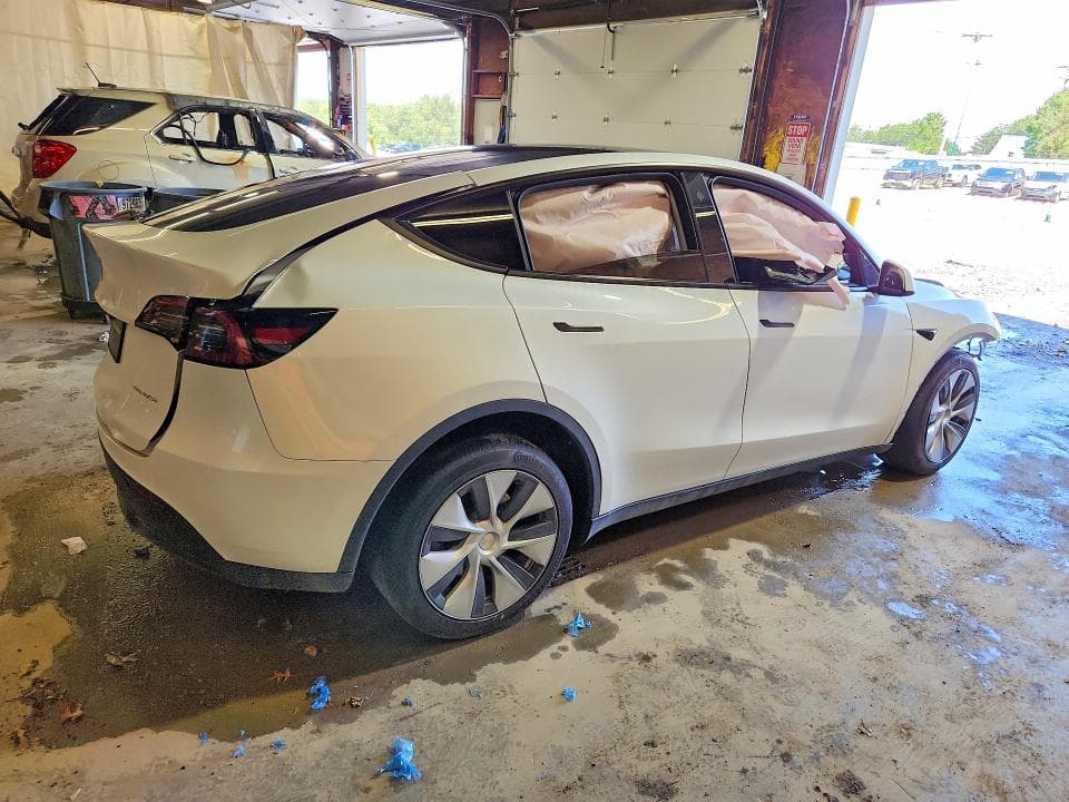 2023 TESLA MODEL Y 3