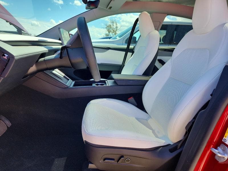2026 TESLA MODEL Y 7