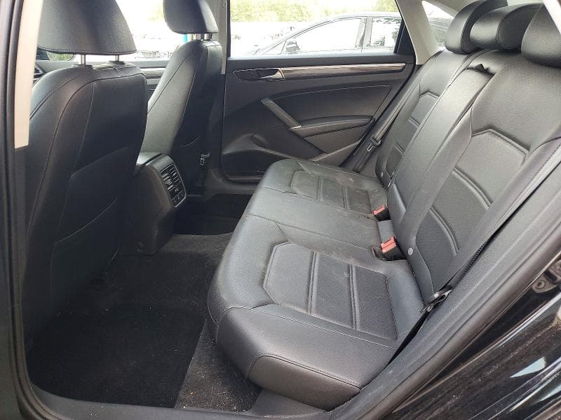 2017 VOLKSWAGEN PASSAT SE 10