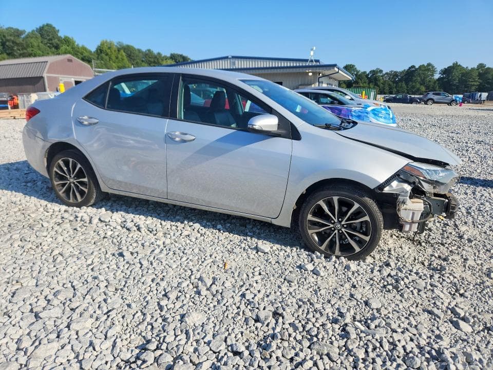 2017 TOYOTA COROLLA SE 4