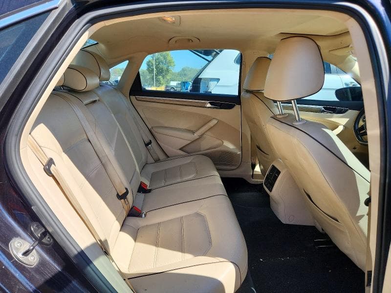 2018 VOLKSWAGEN PASSAT SE 10