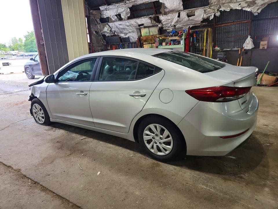 2018 HYUNDAI ELANTRA SE 2