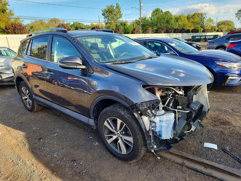 2017 TOYOTA RAV4 XLE 4