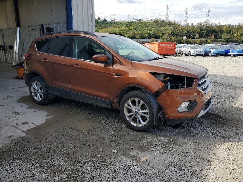 2017 FORD ESCAPE SE 4