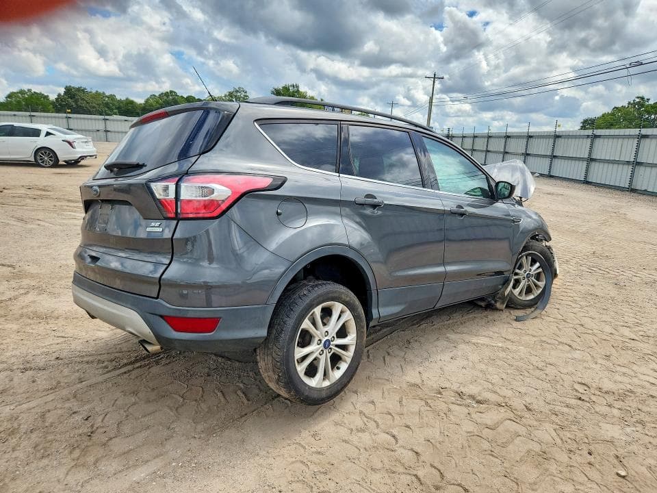 2018 FORD ESCAPE SE 3