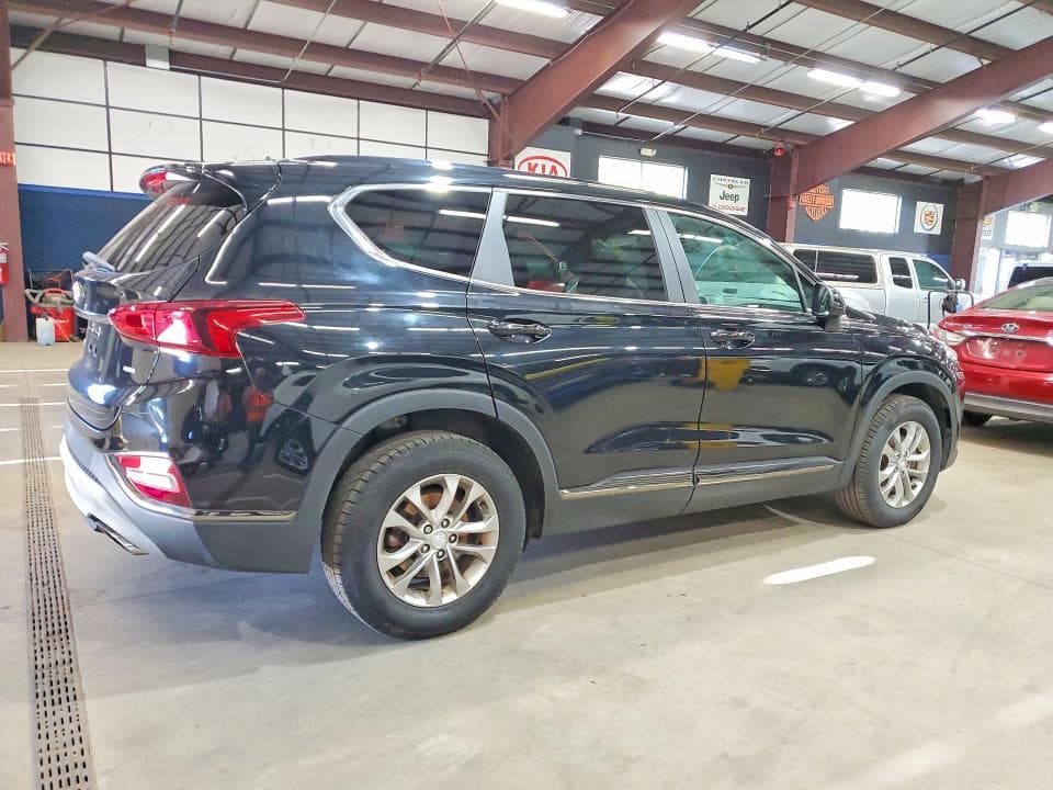 2019 HYUNDAI SANTA FE SE 3