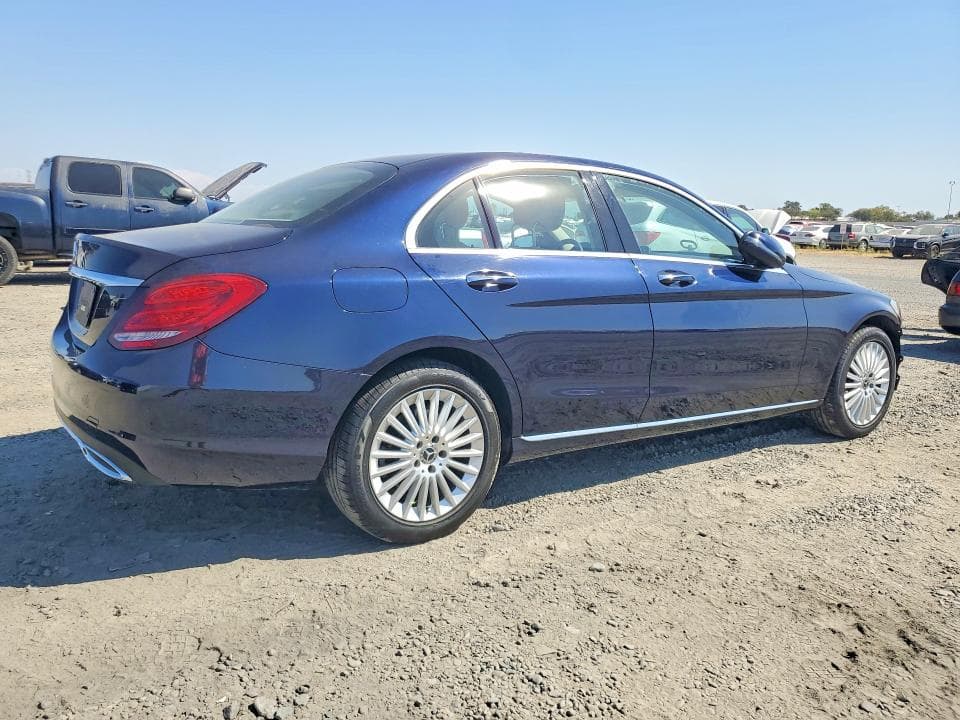 2017 MERCEDES-BENZ C 300 3