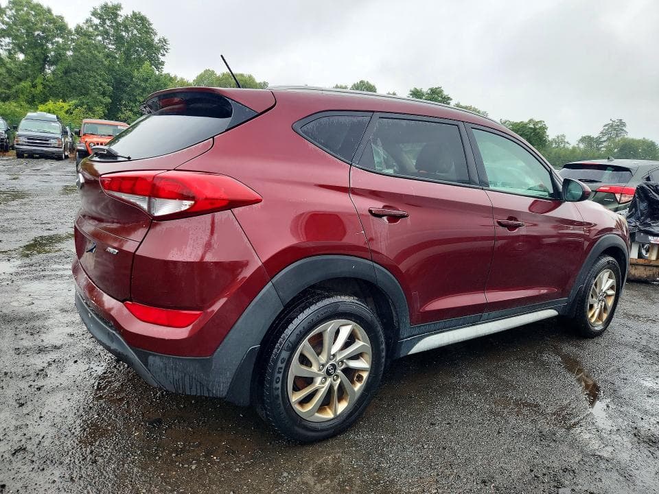 2017 HYUNDAI TUCSON SE 3