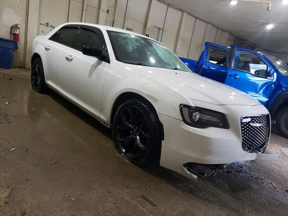 2022 CHRYSLER 300 TOURING 4