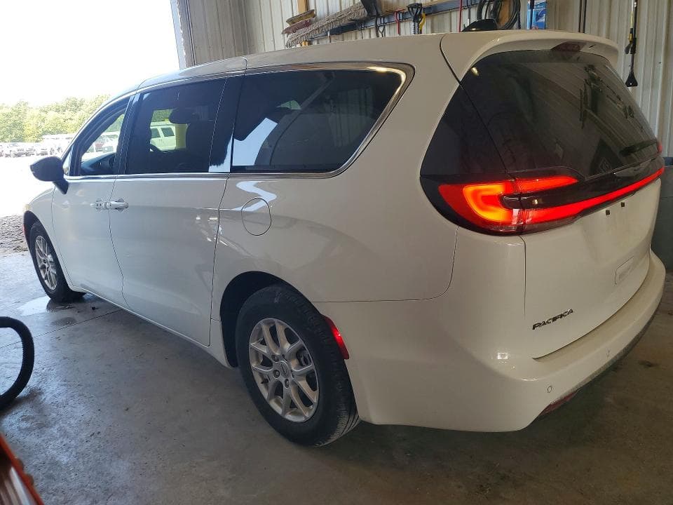 2024 CHRYSLER PACIFICA TOURING L 2