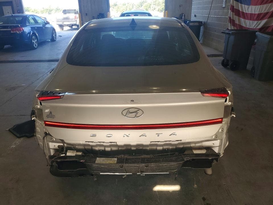 2022 HYUNDAI SONATA SE 6