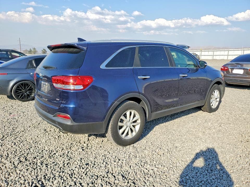 2017 KIA SORENTO LX 3