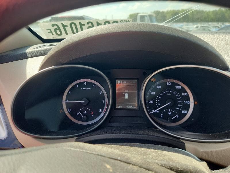 2017 HYUNDAI SANTA FE SE 9