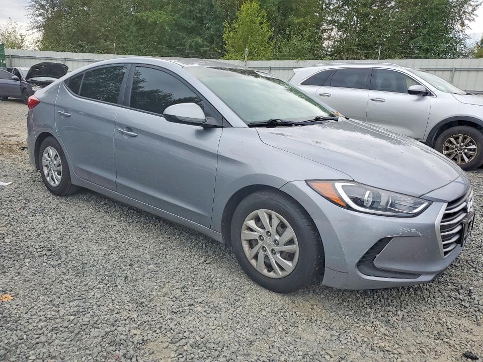 2017 HYUNDAI ELANTRA SE 4