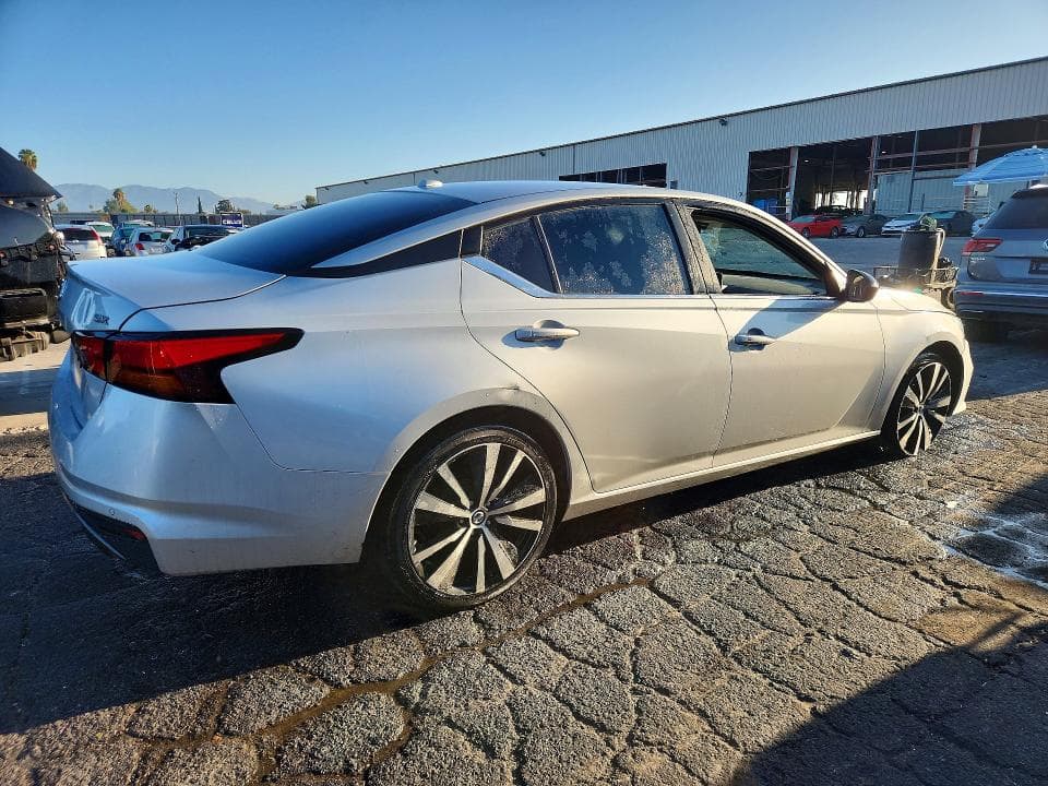 2021 NISSAN ALTIMA SR 3