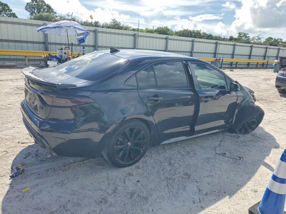2021 TOYOTA COROLLA SE 3