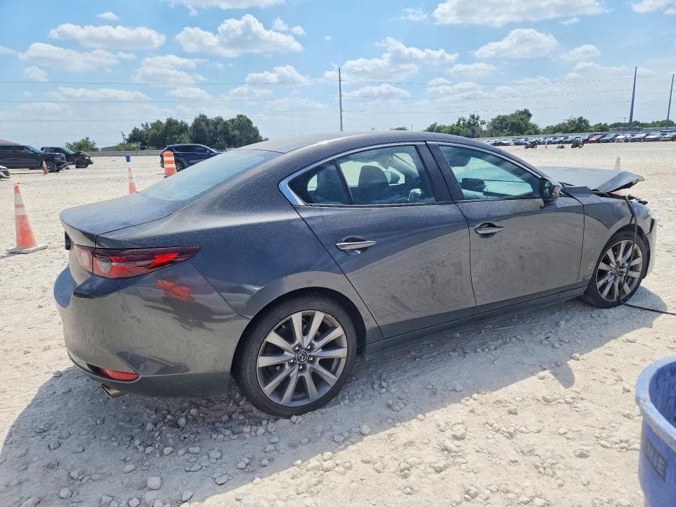 2021 MAZDA 3 SELECT 3