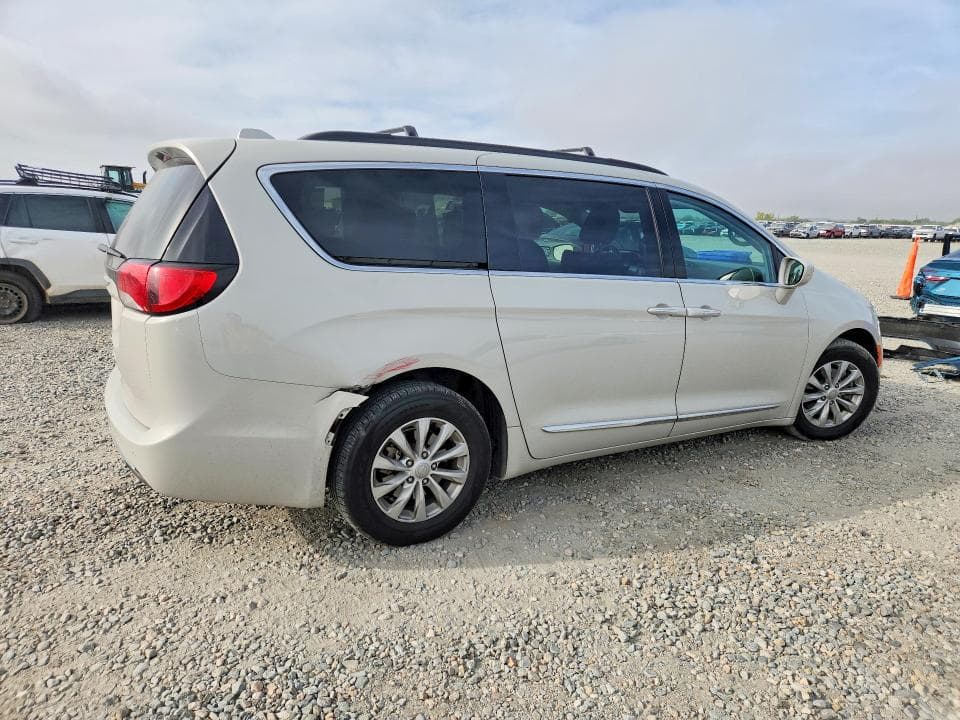 2017 CHRYSLER PACIFICA TOURING L 3