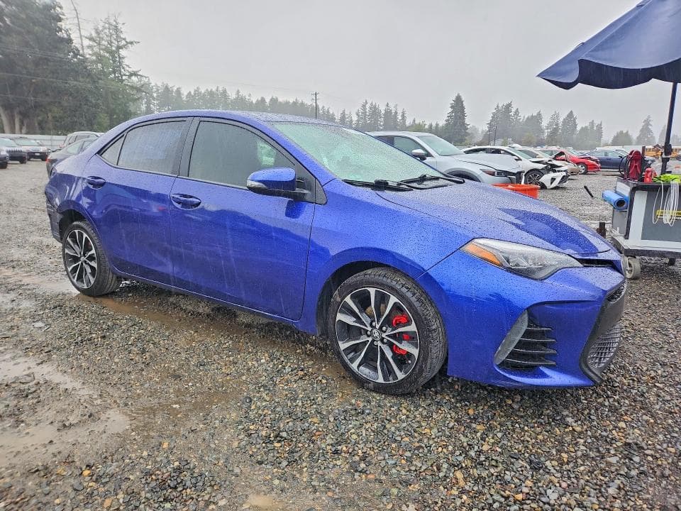 2017 TOYOTA COROLLA SE 4