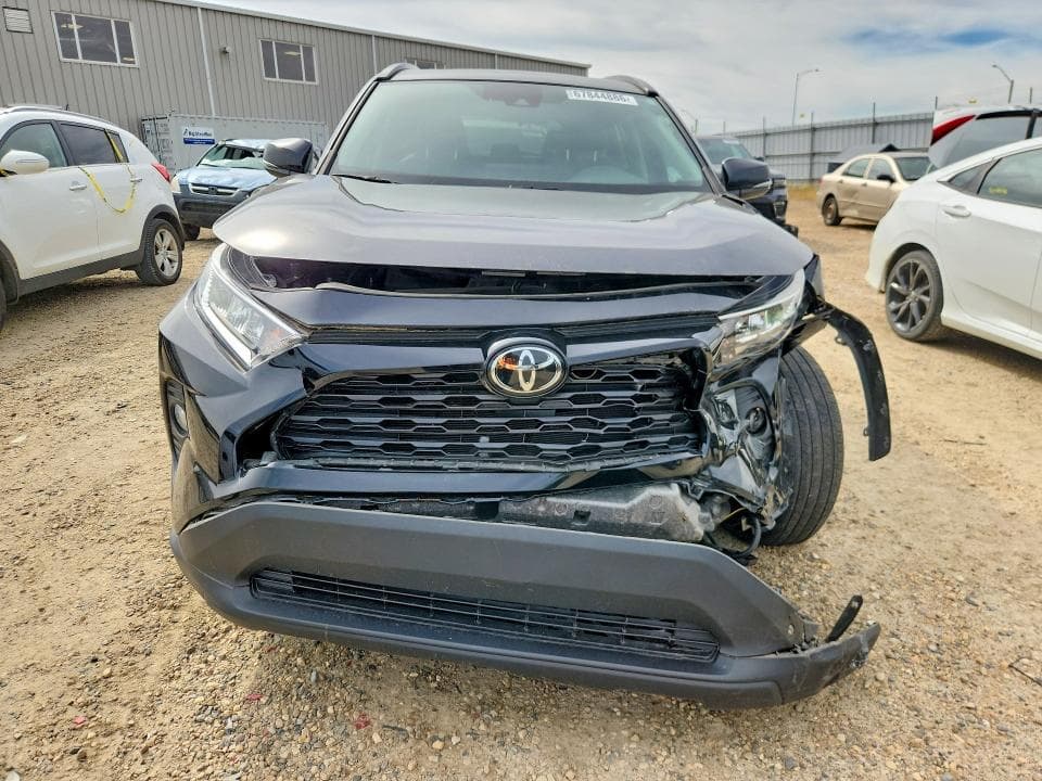 2020 TOYOTA RAV4 XLE 5