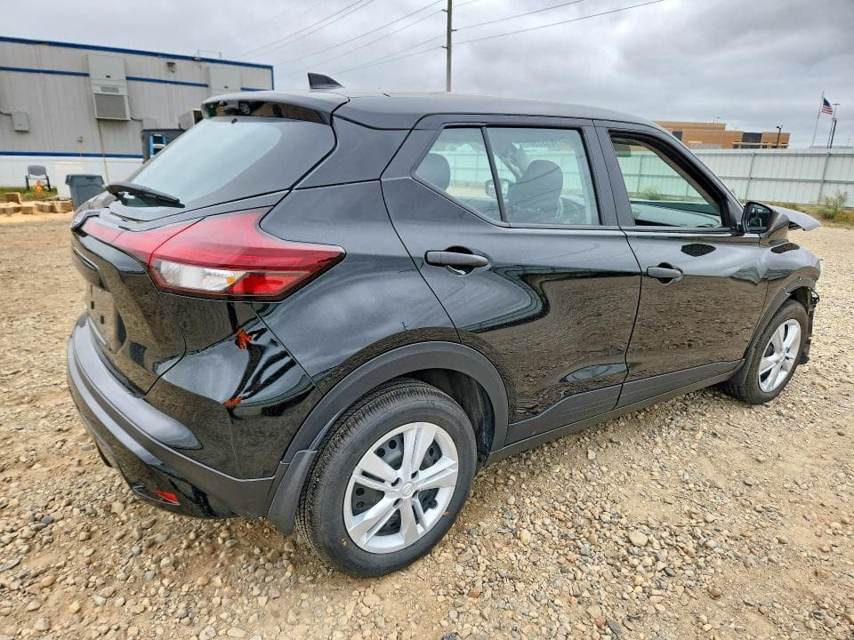 2024 NISSAN KICKS S 3