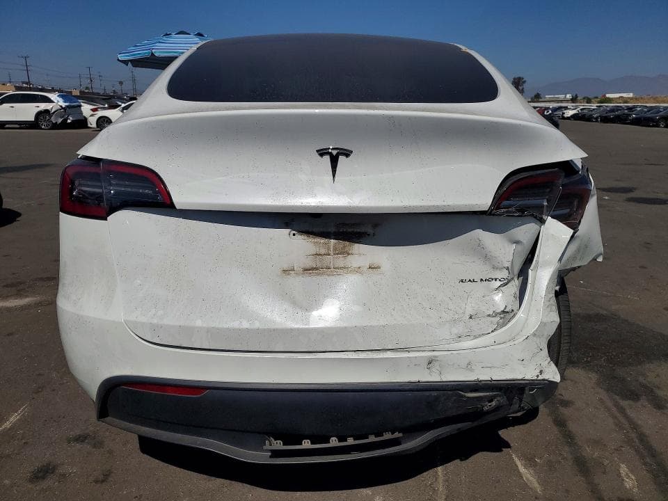 2023 TESLA MODEL Y 6