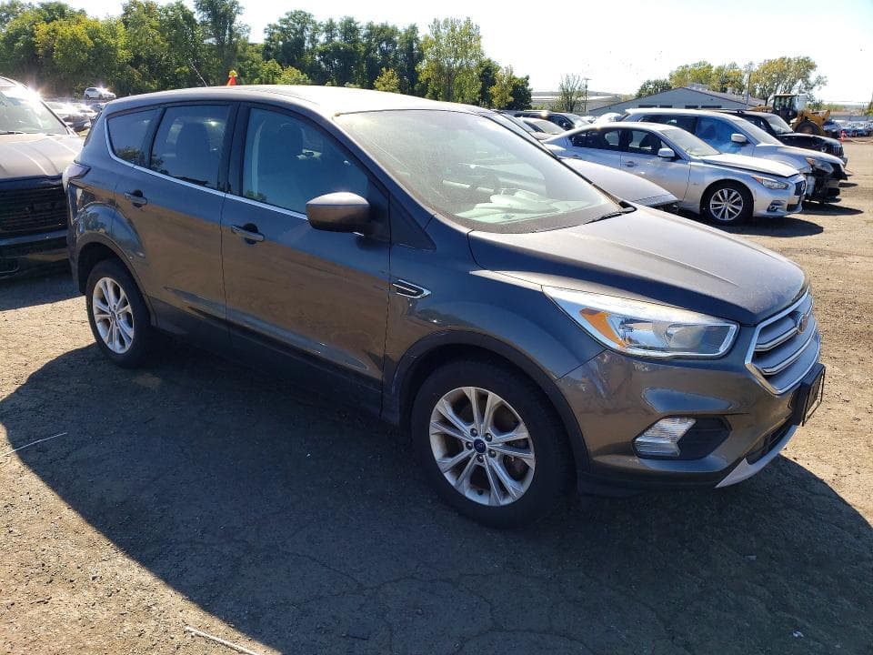 2017 FORD ESCAPE SE 4