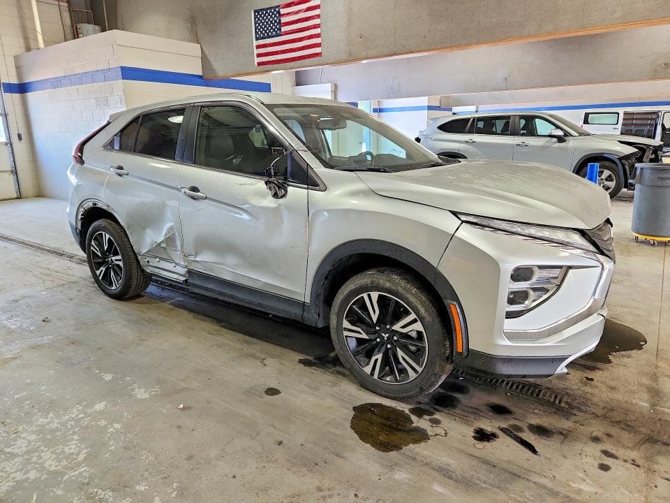 2025 MITSUBISHI ECLIPSE CROSS SE 4