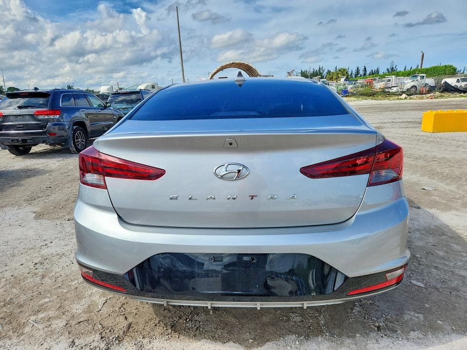 2020 HYUNDAI ELANTRA SEL 6