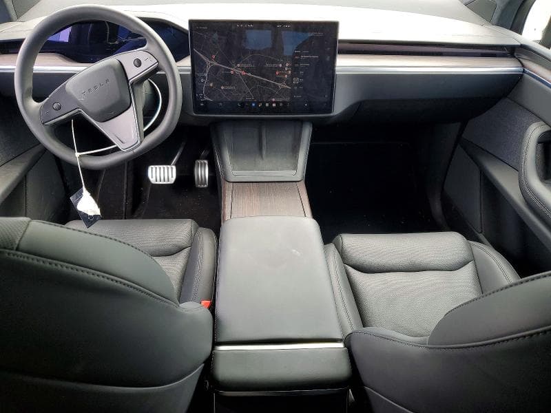 2025 TESLA MODEL X 8