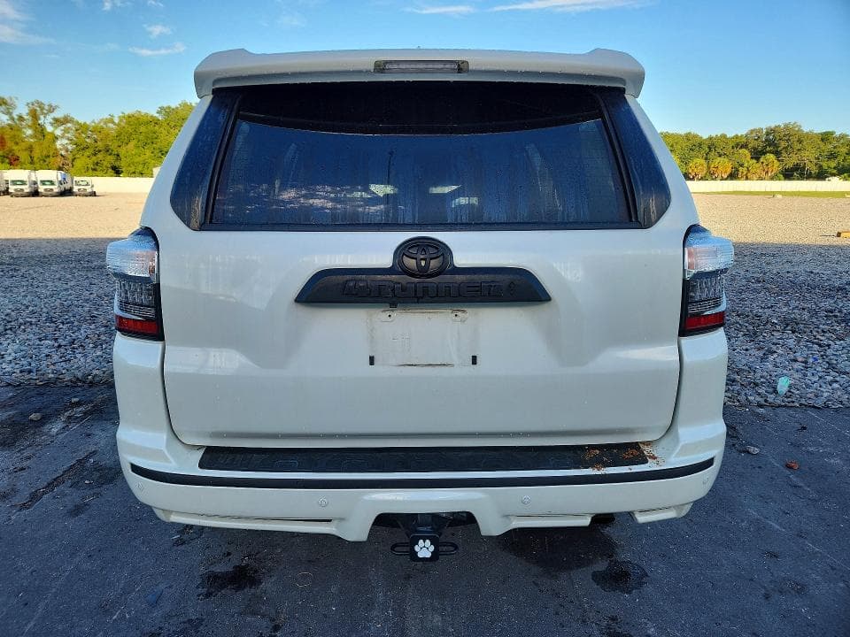 2020 TOYOTA 4RUNNER LIMITED 6