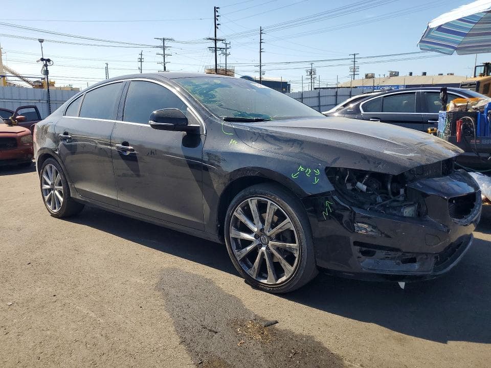 2018 VOLVO S60 PLATINUM 4