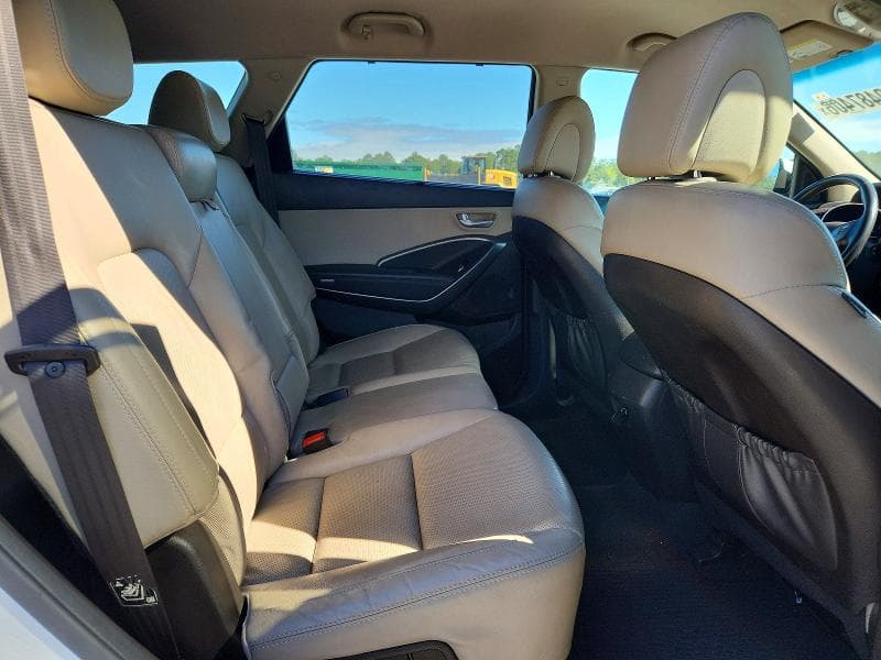 2017 HYUNDAI SANTA FE SE 11