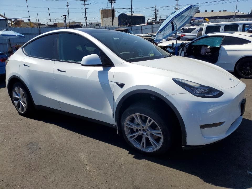 2023 TESLA MODEL Y 4