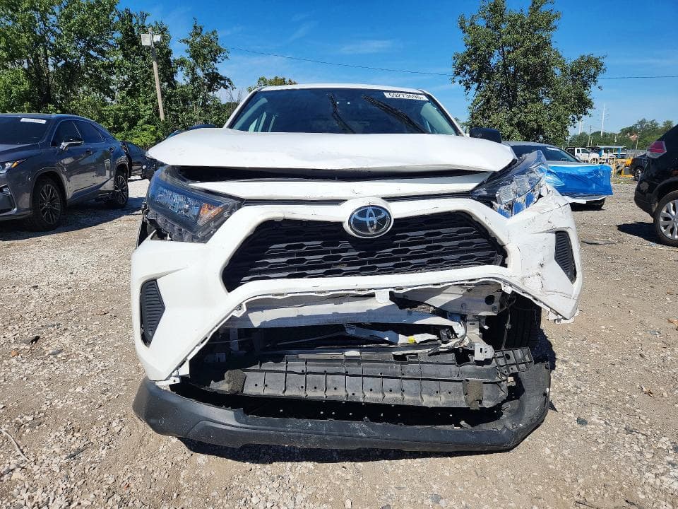 2022 TOYOTA RAV4 LE 5