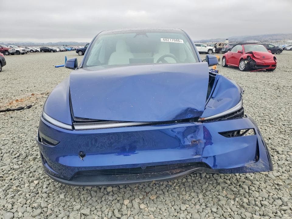 2026 TESLA MODEL Y 5